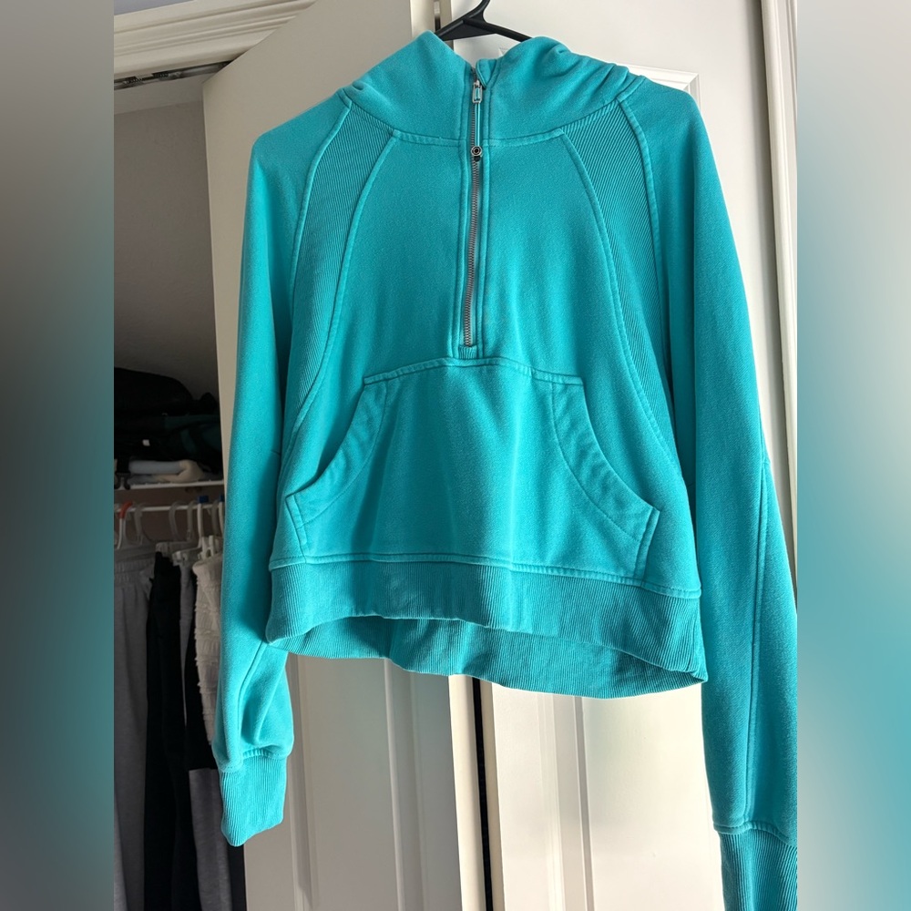Women's Teal Lulu lookalike
